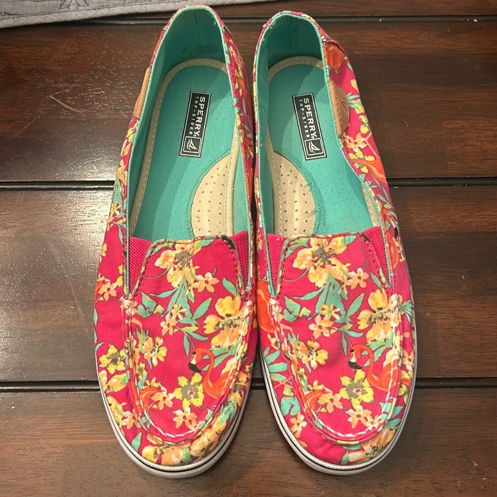 Sperry Size 8.5 Flower/flamingo